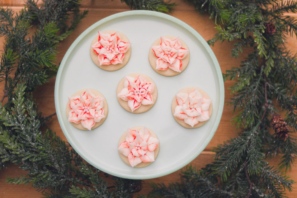 how to frost christmas cookies