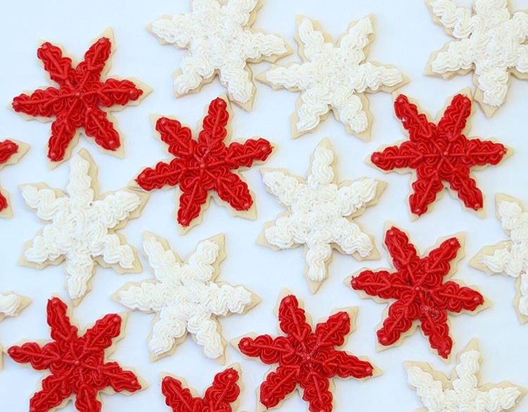 how to frost snowflake christmas cookies