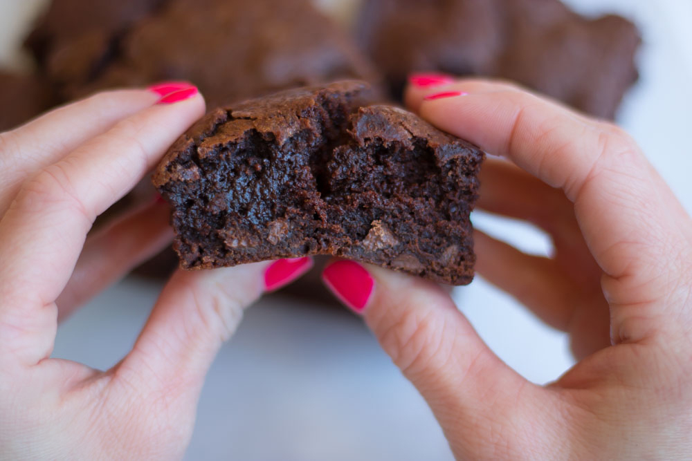 the best soft and gooey brownies 